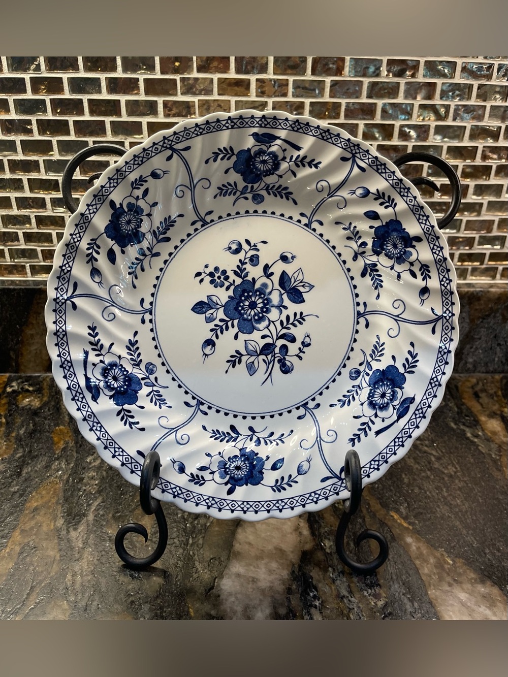 VTG Johnson Bro Indies Dinner Plate 9 3/4 Blue/White Floral Ironstone England